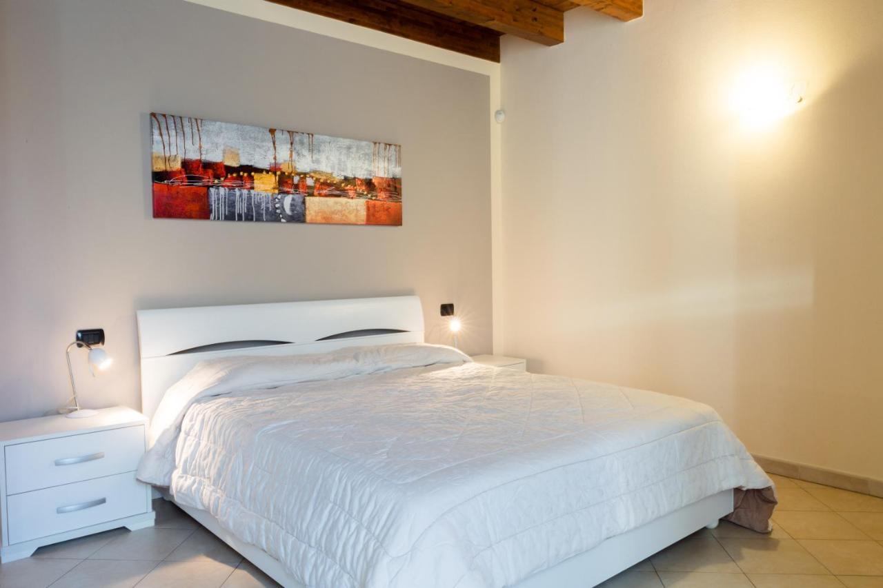 Casa Lorena 데센자노델가르다 외부 사진